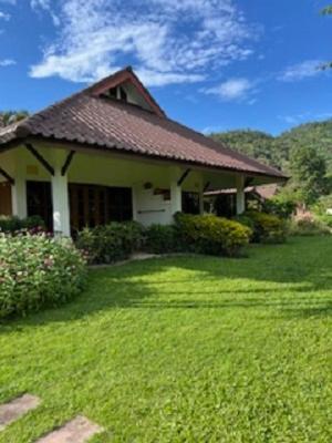 Maekok River Village Resort Mae Ai Ngoại thất bức ảnh