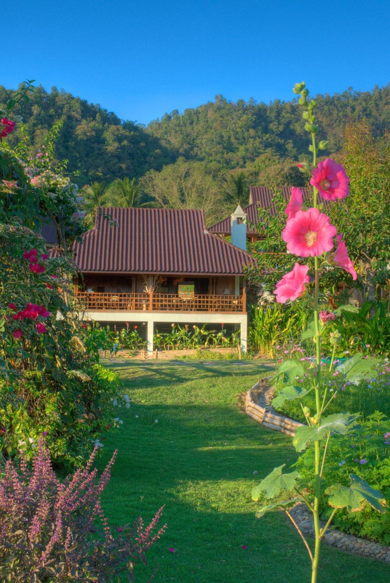 Maekok River Village Resort Mae Ai Ngoại thất bức ảnh