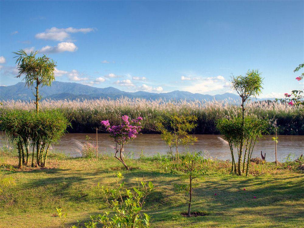Maekok River Village Resort Mae Ai Ngoại thất bức ảnh
