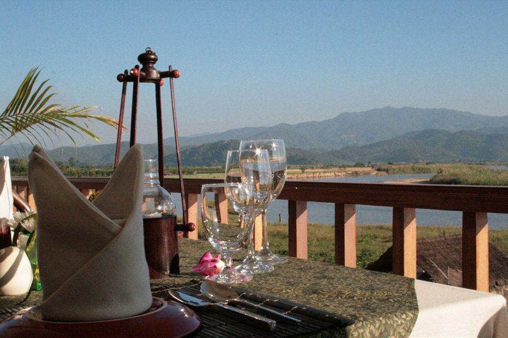 Maekok River Village Resort Mae Ai Ngoại thất bức ảnh