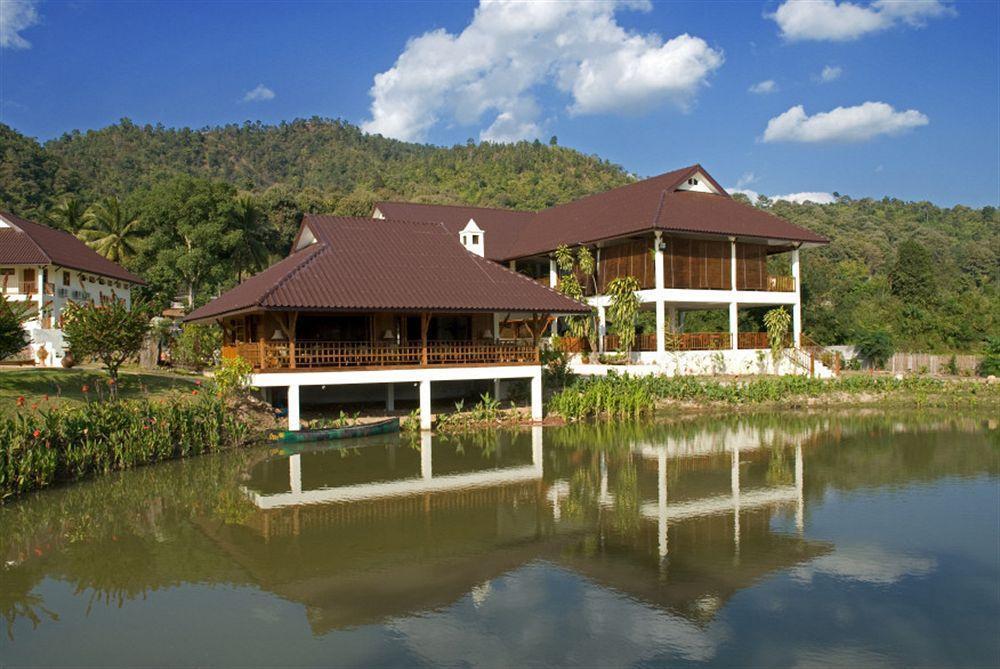 Maekok River Village Resort Mae Ai Ngoại thất bức ảnh