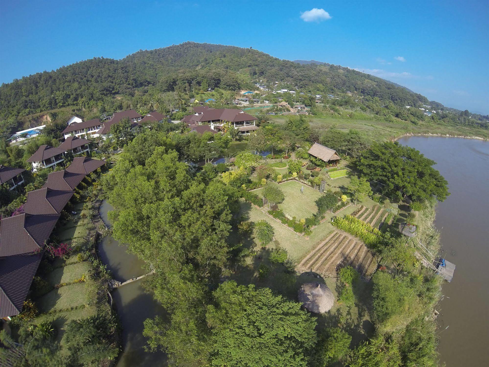 Maekok River Village Resort Mae Ai Ngoại thất bức ảnh