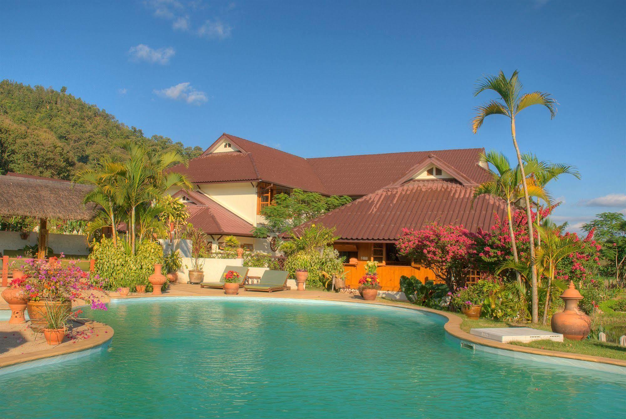 Maekok River Village Resort Mae Ai Ngoại thất bức ảnh